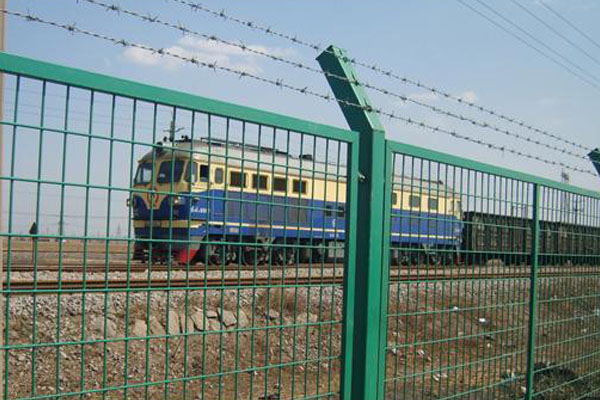 鐵路防護(hù)柵欄